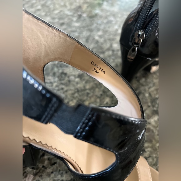 TAHARI color block heels - Picture 4 of 4